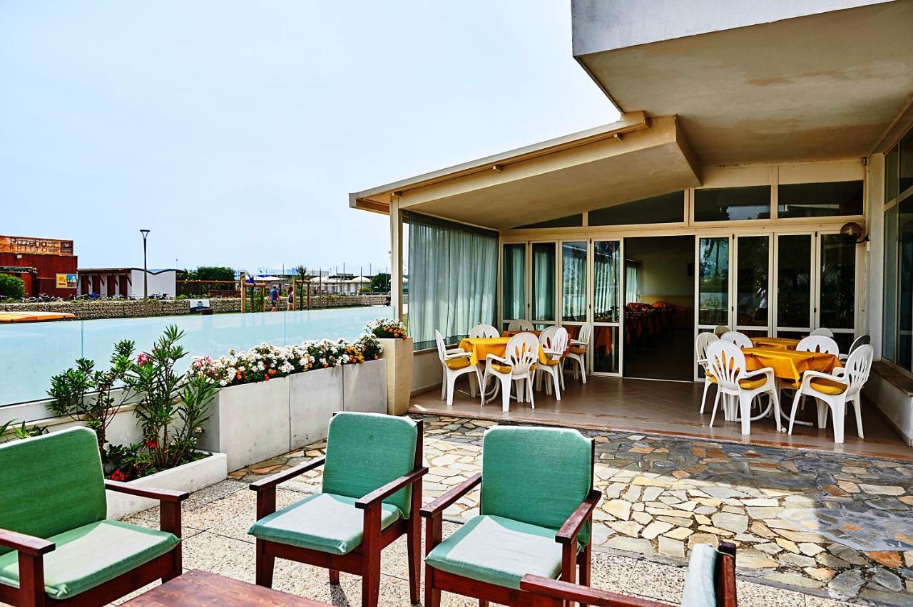 Hotel Caesar Bed And Breakfast Milano Marittima Ngoại thất bức ảnh