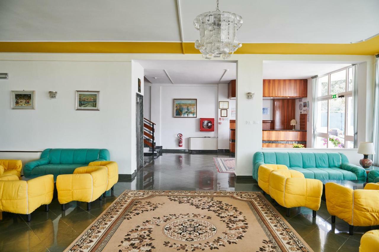 Hotel Caesar Bed And Breakfast Milano Marittima Ngoại thất bức ảnh