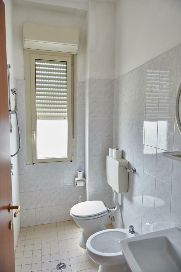 Hotel Caesar Bed And Breakfast Milano Marittima Ngoại thất bức ảnh