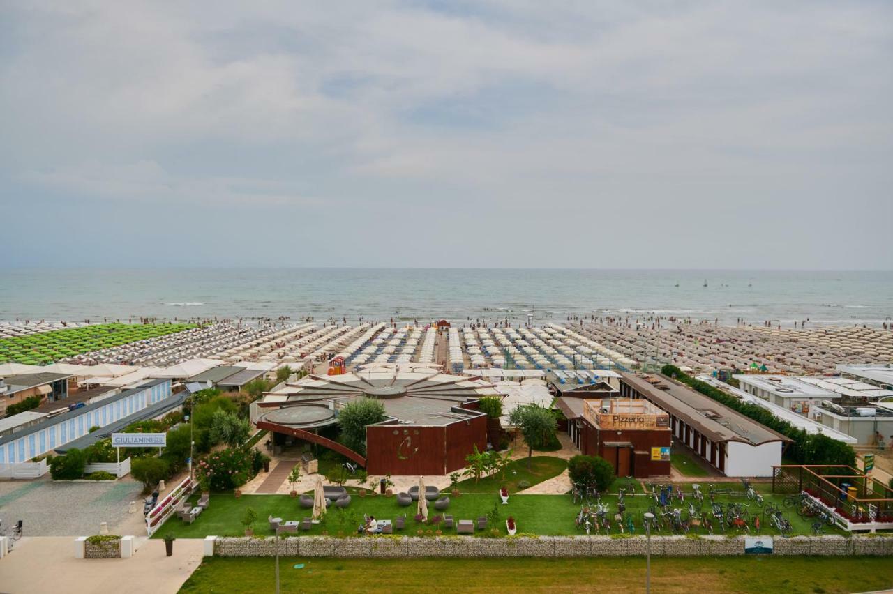 Hotel Caesar Bed And Breakfast Milano Marittima Ngoại thất bức ảnh