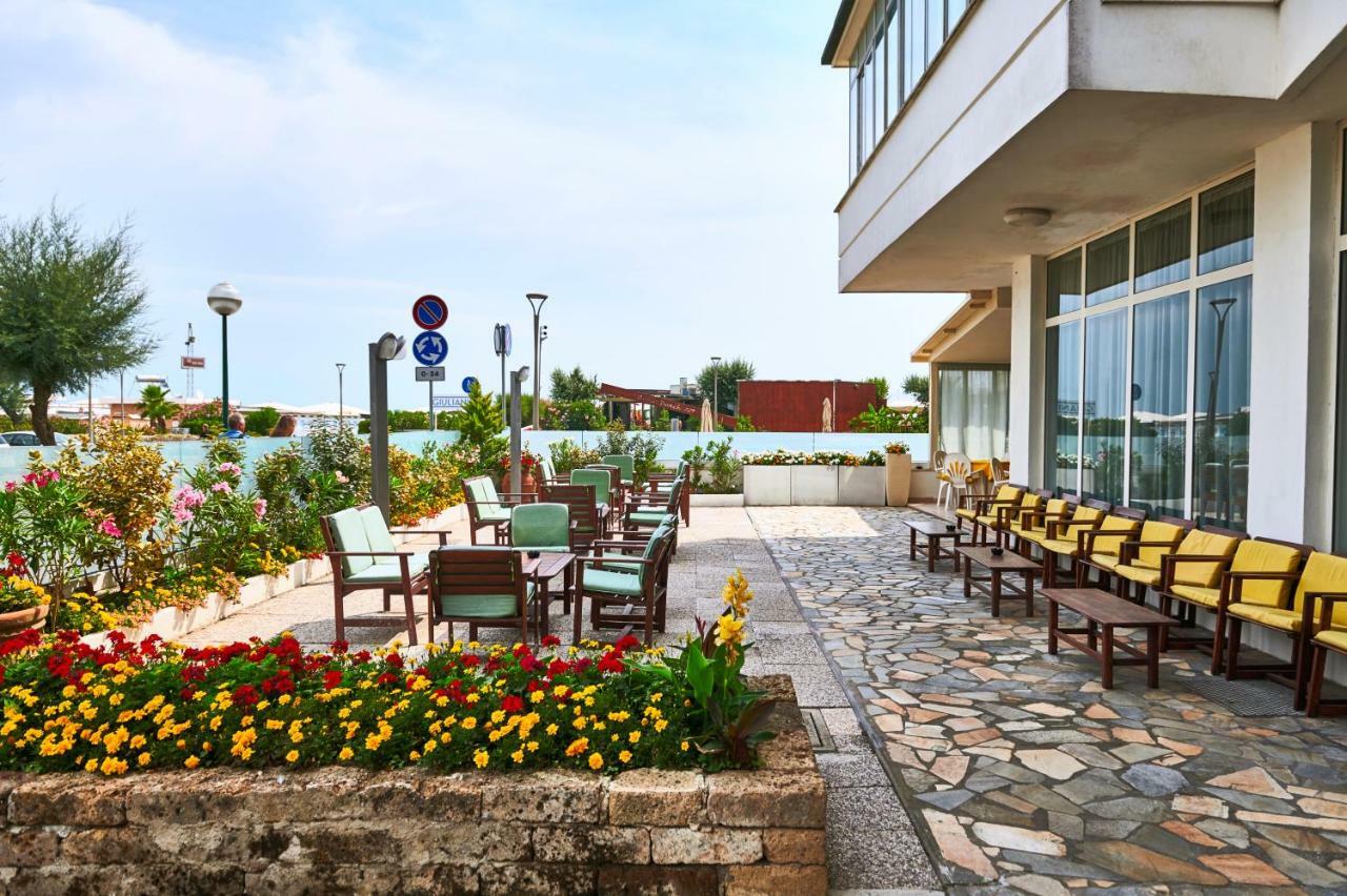 Hotel Caesar Bed And Breakfast Milano Marittima Ngoại thất bức ảnh