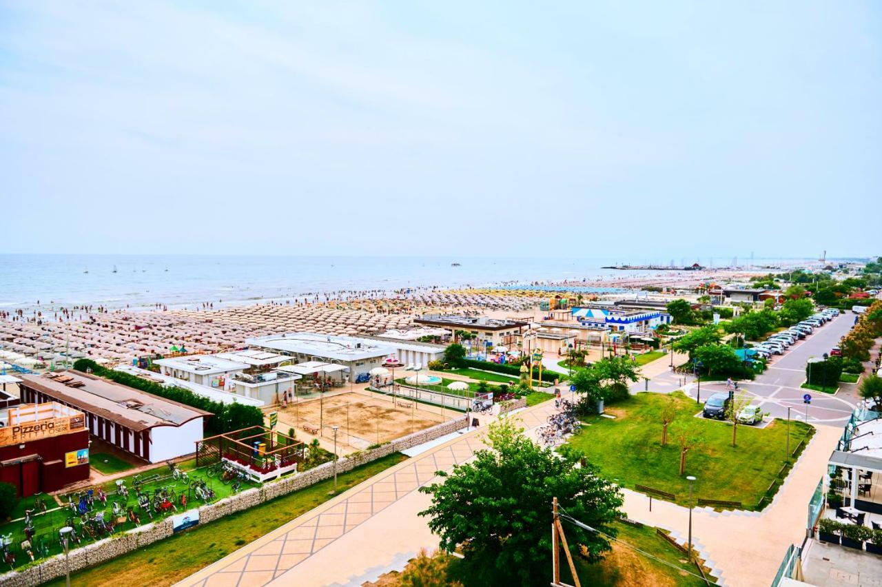 Hotel Caesar Bed And Breakfast Milano Marittima Ngoại thất bức ảnh